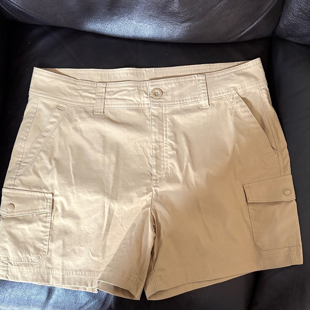 Tan Women's Eddie Bauer Cargo Shorts